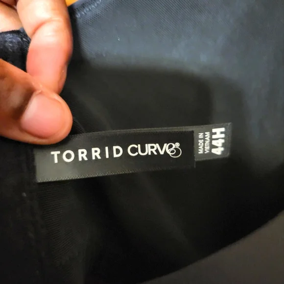 Torrid Curve Wireless Bra - Picture 2 of 3